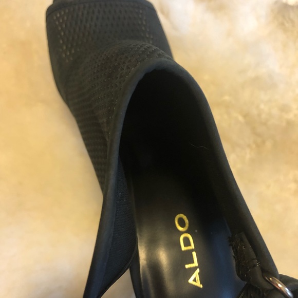 Aldo size 9 black open toe boot with chunky heel - Picture 5 of 8